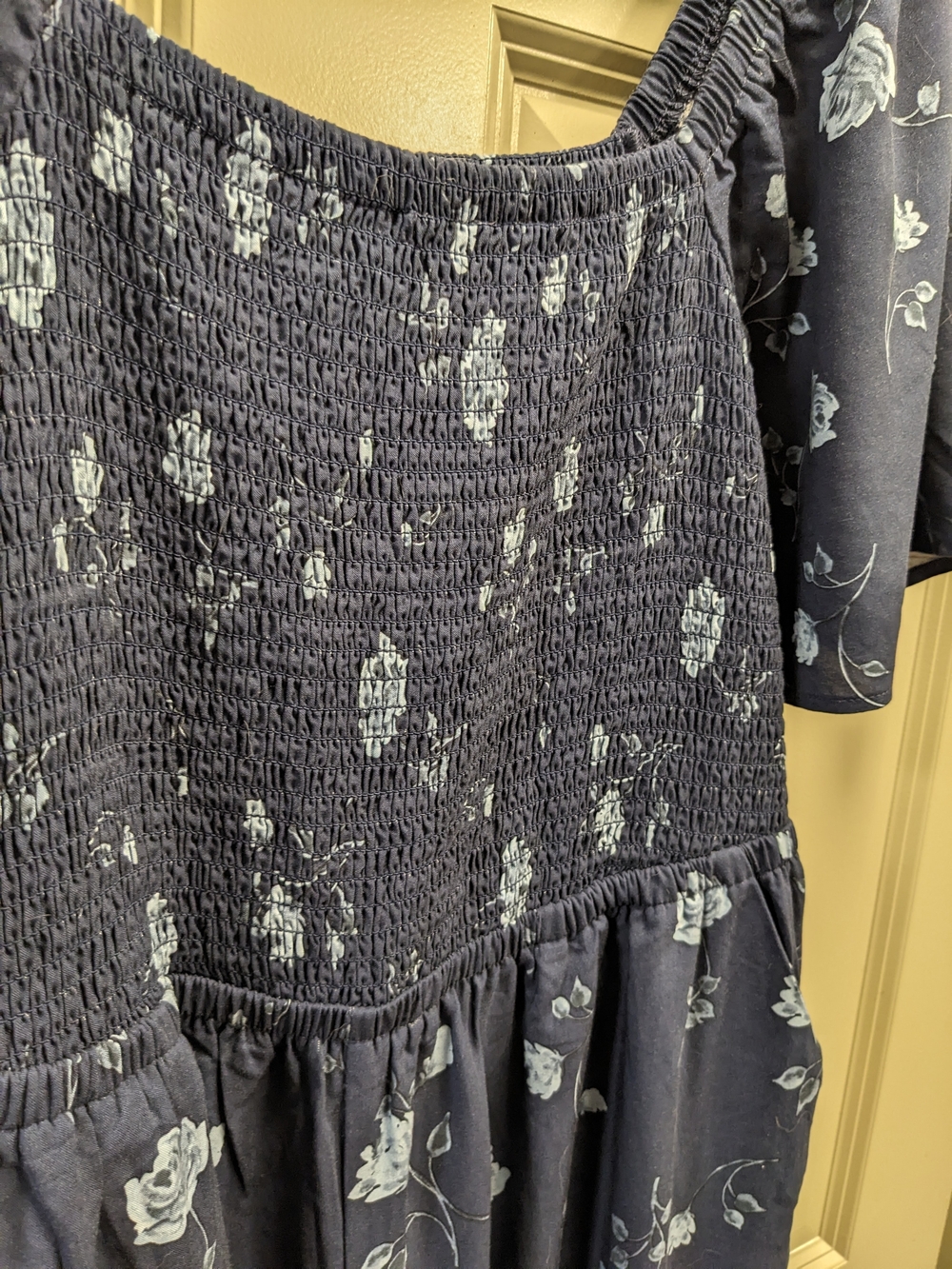 Torrid Floral Smocked Flutter Sleeve Wide-Leg Jumpsuit Size 1X (14-16) - Picture 9 of 16